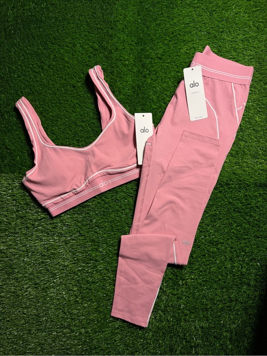 ALO Yoga Other - ALO Yoga Pink Scoop-Neck Sports Bra and High-Rise Leggings Set
